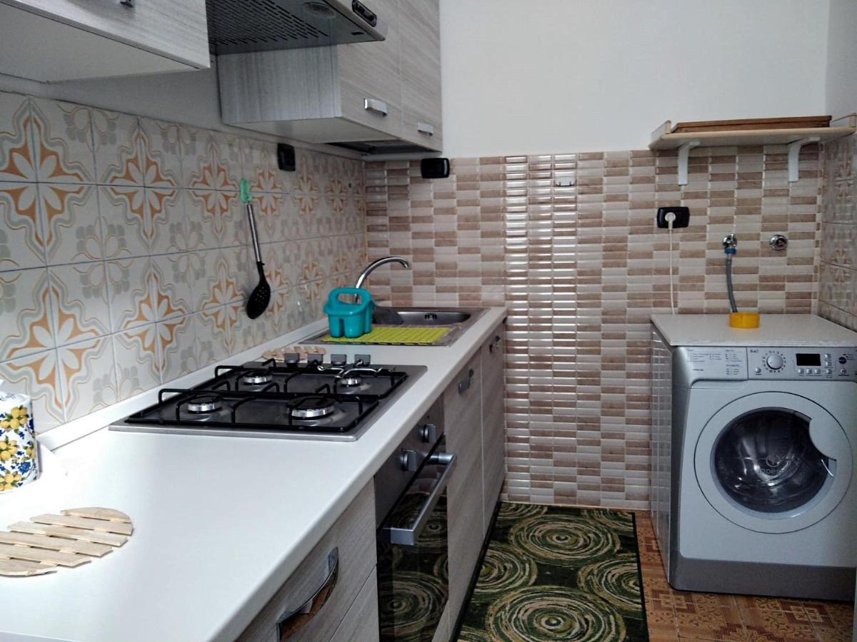 נאפולי Jamila Apartment מראה חיצוני תמונה